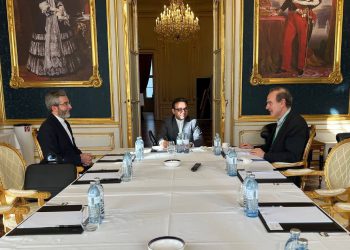 ادامه مذاکرات رفع تحریم‌ها؛ دیدار باقری و مورا