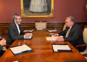 رییس هیات مذاکره‌کننده ایران با همتای روس خود دیدار کرد