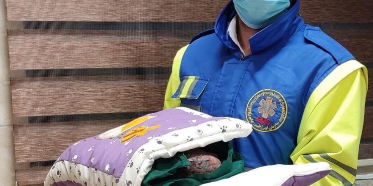 زایمان موفق مادر باردار در پیچ و خم جادههای برفی کردستان