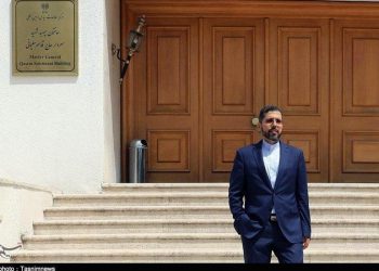 به منظور شرکت در اجلاس سازمان همکاری‌های اسلامی؛ سخنگوی وزارت خارجه در راس هیأتی بلندپایه عازم پاکستان شد