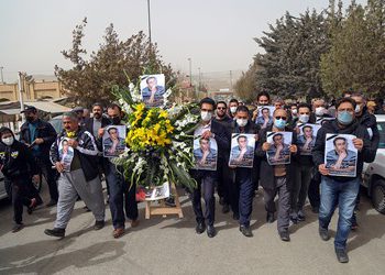 پیکر  سید باسط شیخ احمدی روزنامه‌نگار کردستانی در خاک آرام گرفت