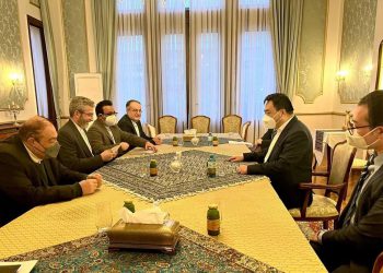 یک منبع حاضر در جریان مذاکرات وین: مذاکرات تمام نشده است