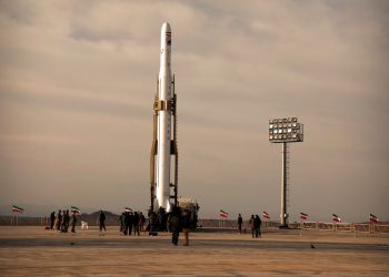 گام بلند ایران برای شکست حصر ۱۰ ساله فضایی/ عزم دولت برای توسعه صنعت فضایی