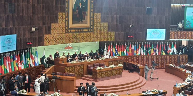 با شعار مشارکت برای وحدت، عدالت و توسعه؛ نشست وزیران خارجه کشورهای اسلامی در پاکستان آغاز شد