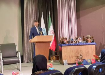 نباید فرهنگ در حاشیه سیاست‌ها قرار بگیرد