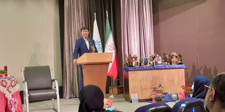 نباید فرهنگ در حاشیه سیاست‌ها قرار بگیرد