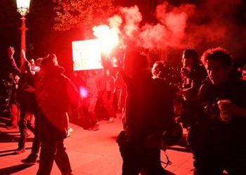 اعتراض فرانسوی‌ها به پیروزی ماکرون؛ دو نفر کشته شدند