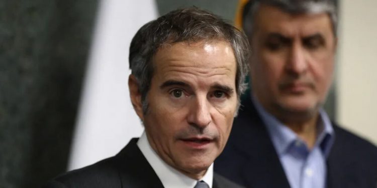 گروسی خواستار همکاری برای احیای توافق با ایران شد