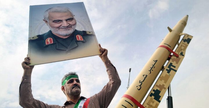 خروش ایران و روایتِ حمایت از «مقتدر مظلوم»/ همه آمده بودند؛ جای حاج قاسم خالی