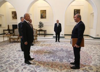 سفیر ایران استوارنامه خود را تسلیم رئیس جمهور عراق کرد