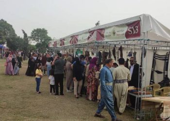 حضور فعال صنعتگران کردستانی در نخستین نمایشگاه صنایع‌دستی استان حلبچه عراق