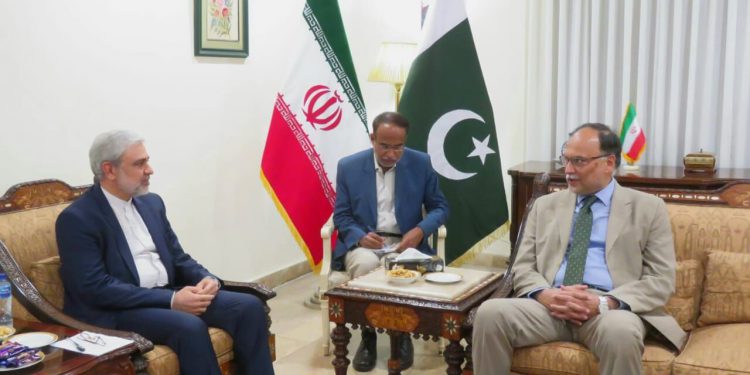 درخواست پاکستان از ایران برای افزایش میزان برق صادراتی به ایالت بلوچستان