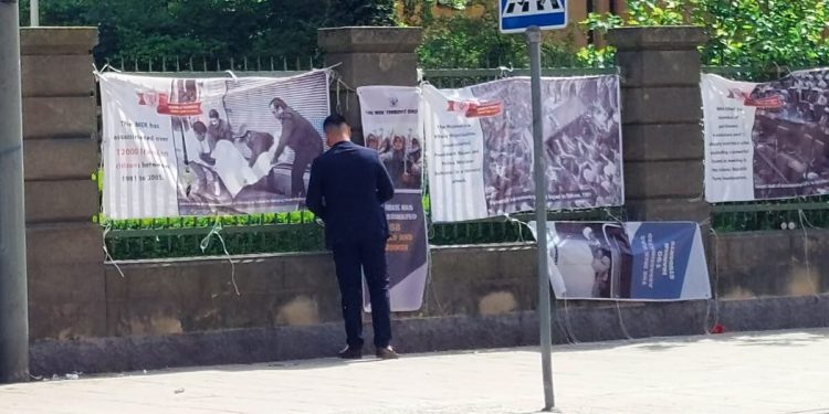 نمایشگاه «اسناد جنایات منافقین» در سوئد آغاز به کار کرد