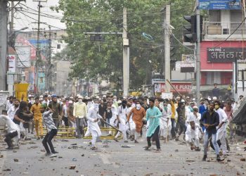 تظاهرات علیه توهین به پیامبر اسلام (ص) در هند دو کشته و چند زخمی بر جا گذاشت