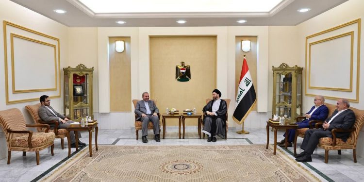 دیدار سید عمار حکیم با سفیر ایران در عراق؛ تاکید بر تقویت همکاری های تهران-بغداد