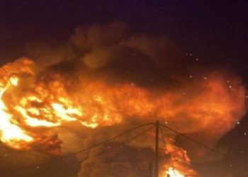 آتش سوزی گسترده در ناصریه عراق/شهر و مردم به حال آماده باش درآمدند