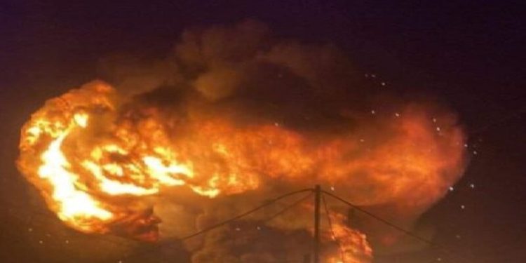 آتش سوزی گسترده در ناصریه عراق/شهر و مردم به حال آماده باش درآمدند