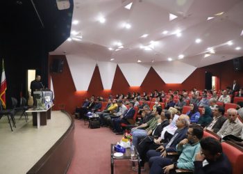 «شه‌به‌نگی کوردستان» در بوته نقد و بررسی قرار گرفت