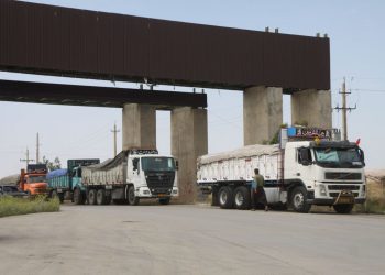 نگاه به باشماق، تصویر یک بیابان برهوت را به نمایش می‌گذارد