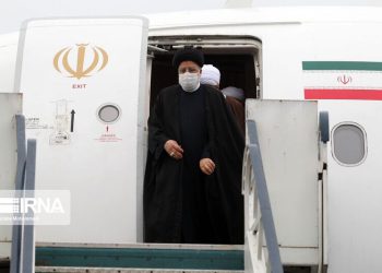 رییس جمهور وارد سنندج شد