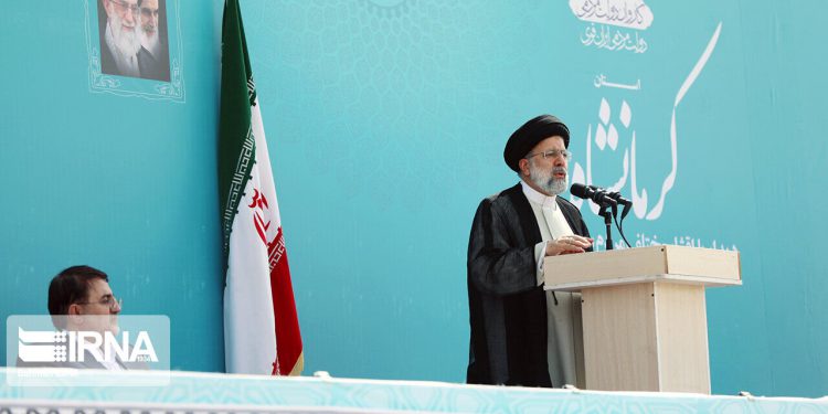 پاسخ به ۲۹ هزار تماس مردمی در سفر رئیس‌جمهور به کرمانشاه/ کمیته امداد رتبه اول پاسخگویی را کسب کرد