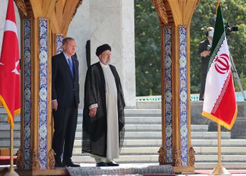 «اردوغان» مورد استقبال رسمی آیت‌الله رئیسی قرار گرفت