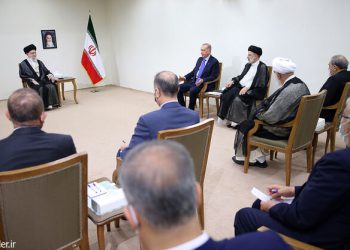 تحلیلگر مشهور جهان عرب:  بیانات مقام معظم رهبری درباره سوریه پیامی بسیار قوی است/نشست تهران برای امنیت منطقه و پاسخ به سفر بایدن بود