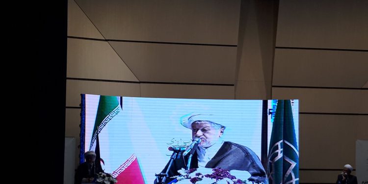 امام جمعه پاوه: برگزاری اجلاسیههای وحدت مانع از درگیری مذهبی میشود