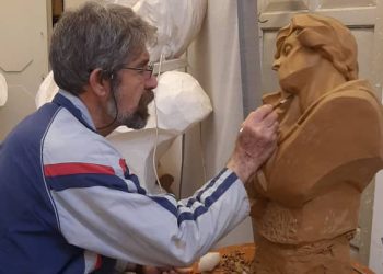 مجسمه سازان کردستانی همیشه حرفی برای گفتن دارند/ نگاه تنگ و ترش سیاسی مسئولین به کارهای هنری