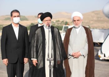 اتمام پروژه های نیمه تمام استان کردستان در برنامه دولت است