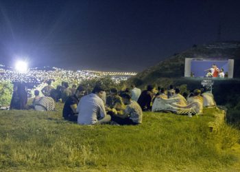 فعالیت سینما روباز آبیدر سنندج از سرگرفته می شود/لامپ تصویر سینما روباز آبیدر از کشور آلمان خریداری شد