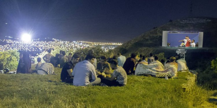 فعالیت سینما روباز آبیدر سنندج از سرگرفته می شود/لامپ تصویر سینما روباز آبیدر از کشور آلمان خریداری شد