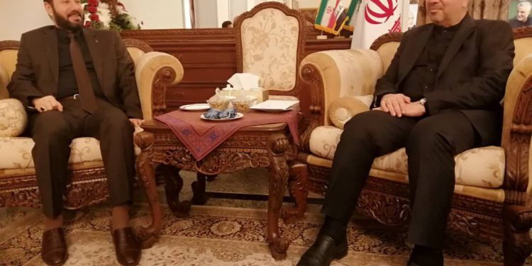 سفیر ایران و رئیس موسسه شهدای عراق زمینههای مختلف همکاری را بررسی کردند