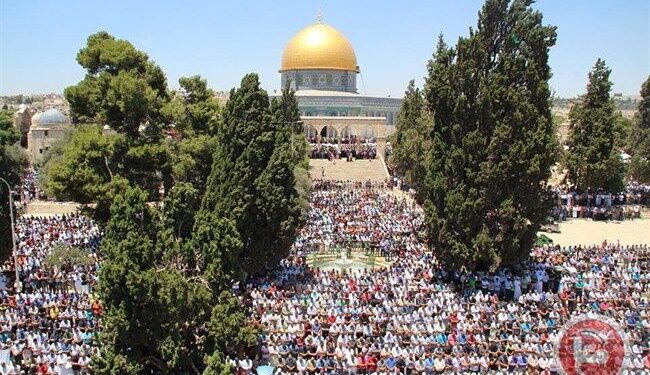 ۵۰ هزار فلسطینی نماز جمعه را در مسجدالاقصی برپا داشتند