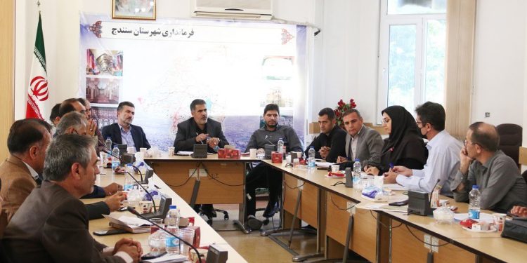 فرماندار سنندج: ترویج فرهنگ کتابخوانی سبب کاهش آسیب های اجتماعی می شود