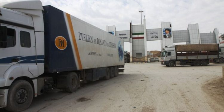 تجارت خارجی مرز رسمی پرویزخان امسال به حدود ۱/۳ میلیارد دلار رسید