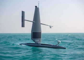 سپاه: شناور آمریکایی برای امنیت مسیر کشتیرانی یدک شد