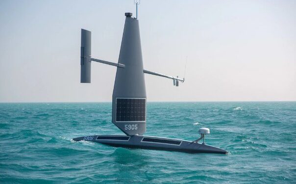 سپاه: شناور آمریکایی برای امنیت مسیر کشتیرانی یدک شد