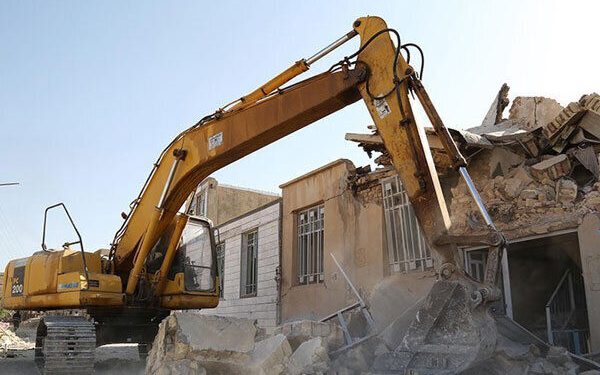 آواربرداری در مناطق زلزله زده خوی آغاز شد