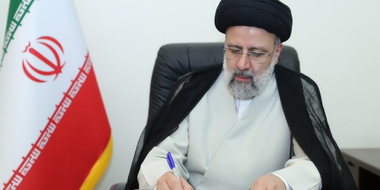 آیتالله رئیسی انتخاب رئیس جمهور جدید عراق را تبریک گفت