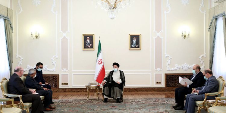 همکاری با سازمان های منطقه‌ای اولویت ایران است