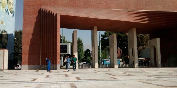 دانشجویان دانشگاه شریف آزاد شدند