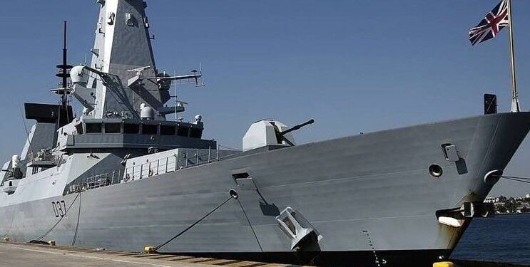 ورود کشتی‌های مین روب انگلیس به قطر