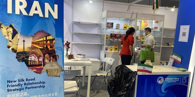 دیپلمات ایرانی: ایران به دنبال افزایش صادرات به چین است