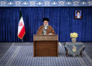آیت الله خامنه ای: نقشه امریکا در عراق و لبنان و سوریه را خنثی کردیم
