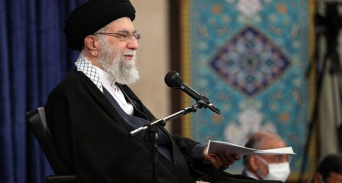 توصیه رهبر انقلاب درباره بزرگ نگه داشتن حادثه تروریستی شاه چراغ