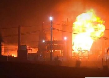 آتش سوزی گسترده در پالایشگاه  نفت اربیل در اقلیم کردستان عراق