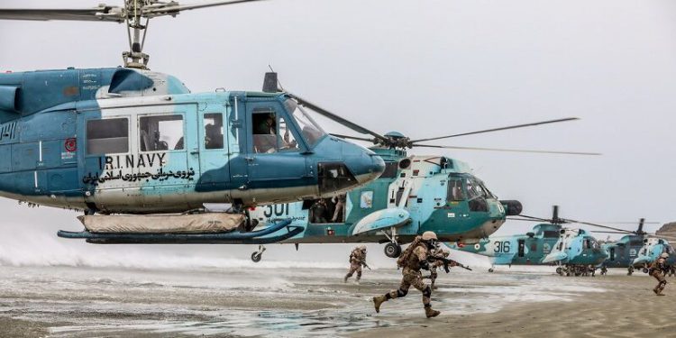 عملیات تاخت آبخاکی در رزمایش ذوالفقار ۱۴۰۱ ارتش جمهوری اسلامی ایران با موفقیت اجرا شد