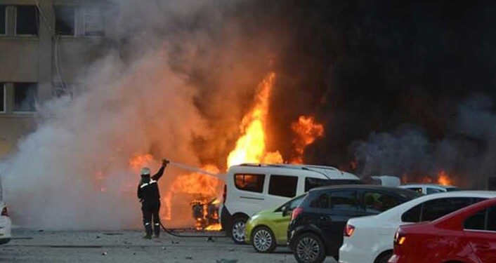 زخمی شدن ۸ افسر پلیس بر اثر انفجار مهیب در ترکیه