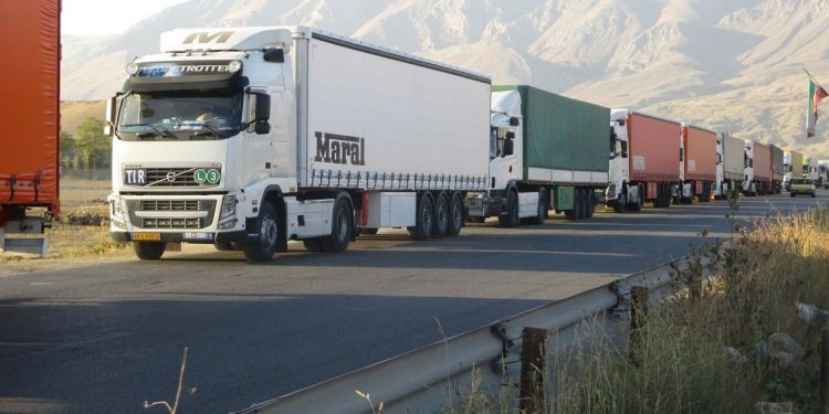 مدیرکل گمرک پرویزخان: صادرات کالا از مرز رسمی پرویزخان به عراق امسال به ۷۲۴ میلیون دلار رسید